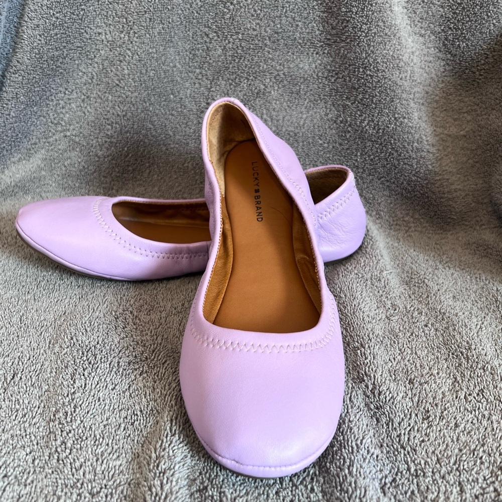 Lucky Brand leather ballet flats . Lilac. Never worn. Sz 8.5.
